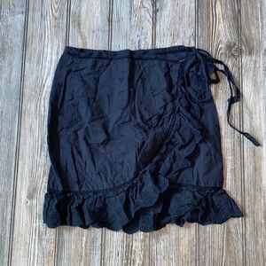 Urban Outfitters wrap skirt  black eyelet‎ ruffled xs
